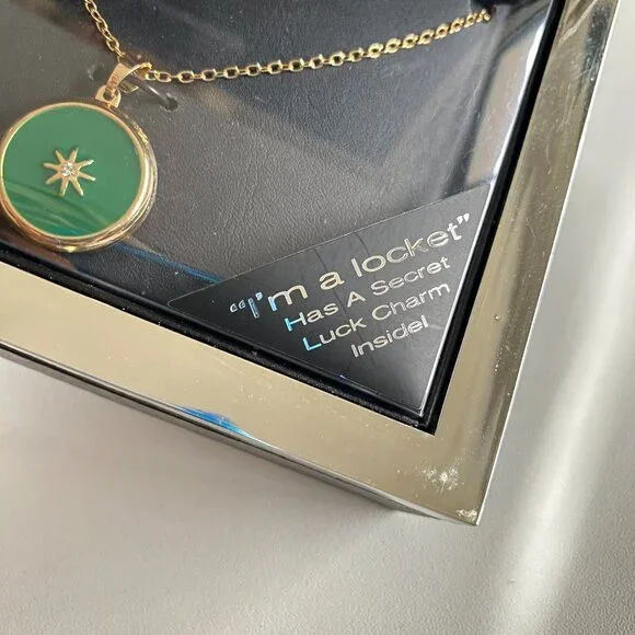 NIB Bebe Emerald Green & Gold Watch Earrings Locket Set - Picture 2 of 14